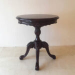ラウンドテーブル １本脚 φ60cm シェルの彫刻 ブラウン色のサムネイル