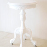 ラウンドテーブル １本脚 35cm キャスター付き シェルの彫刻 スーパーホワイトグロス色のサムネイル