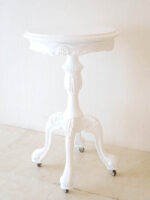ラウンドテーブル １本脚 35cm キャスター付き シェルの彫刻 スーパーホワイトグロス色