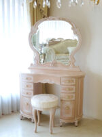 リボンの女優ドレッサー オードリー 一面鏡 イニシャルの彫刻 ピンクベージュ色 アン・ホワイトの張地