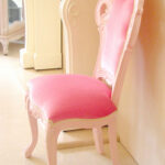 ビバリーヒルズ ダイニングチェア スモールサイズ バービーピンク色艶あり ベビーピンクの張り地｜チェア（椅子）｜輸入家具・プリンセス家具/姫家具オーダーならウエストハウスギャラリー