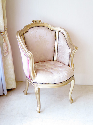 ジューシーチェア オードリーリボンの彫刻 ゴールド色 内側：ピンク花かご柄 外側：ショッキングピンクベルベット｜アームチェア（椅子／ソファ