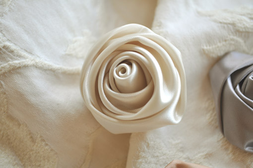 カルトナージュ　薔薇の花 ホワイト