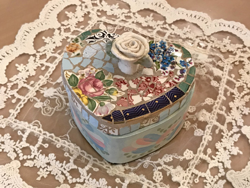 ハートボックス 薔薇の彫刻