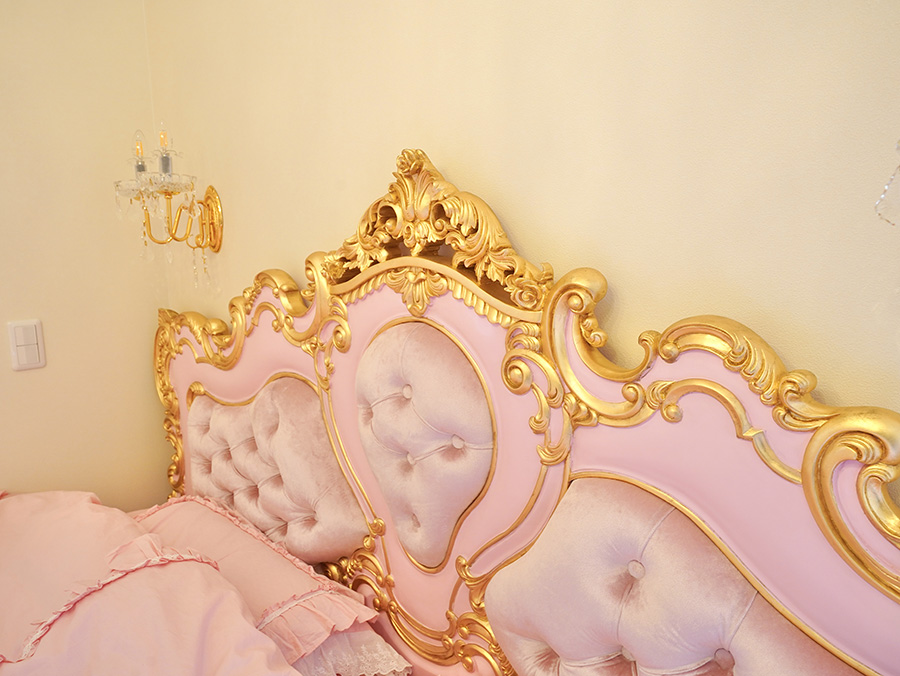 ロココ装飾ベッドヘッドボード ゴールド彫刻