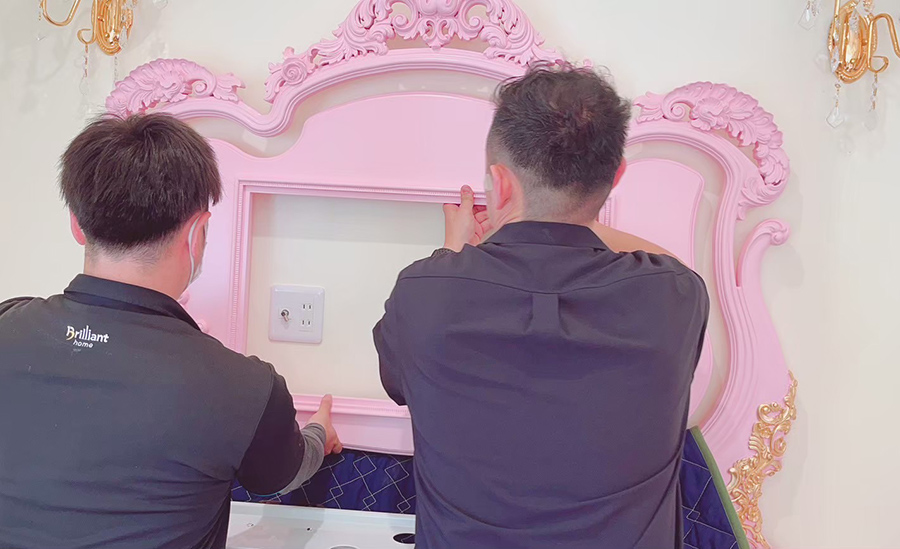 ロココテレビフレームの設置作業 東京都M様邸