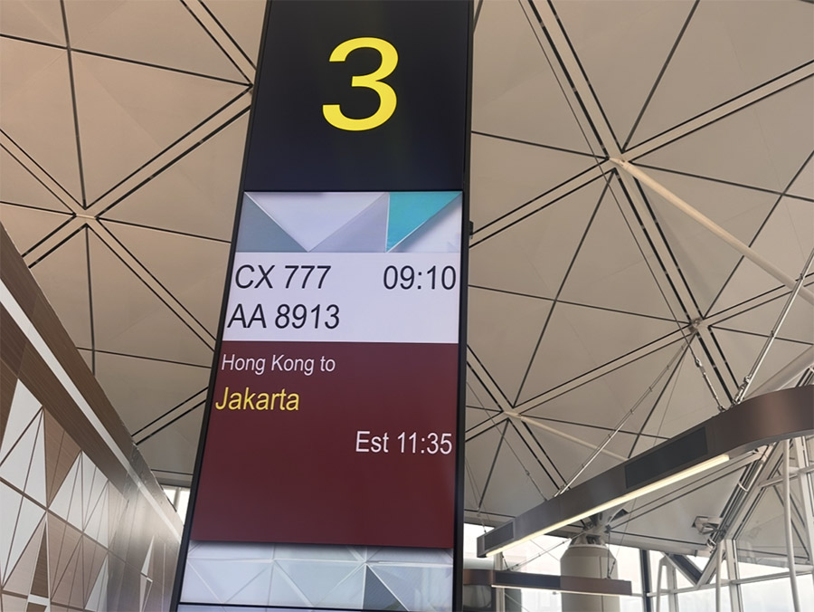 ジャカルタ行きフライト 空港出発案内 インドネシア家具製造 現地調達のための移動