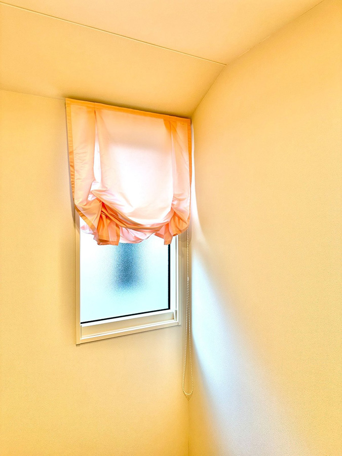 ロココ調小窓 シェードカーテン