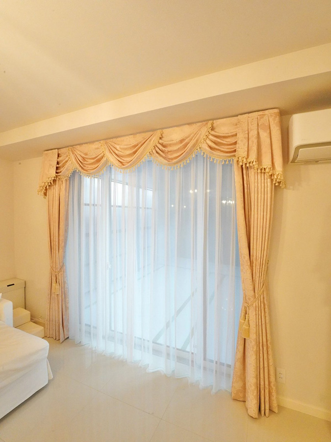 ロココ調カーテン 掃き出し窓 ドレープ 